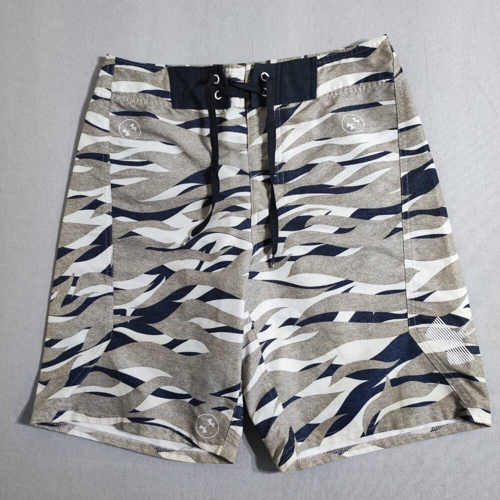 Under Armour board shorts men's sz 30 grey colour wave pattern summer swim wear